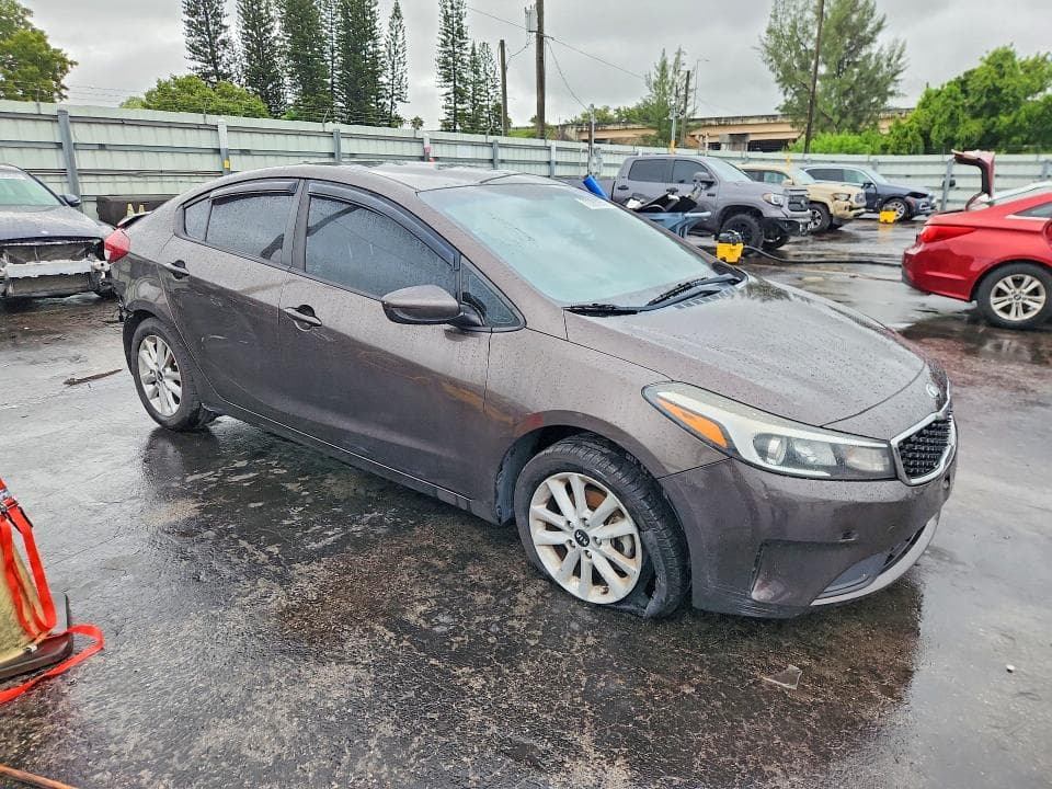 2017 KIA FORTE LX 4