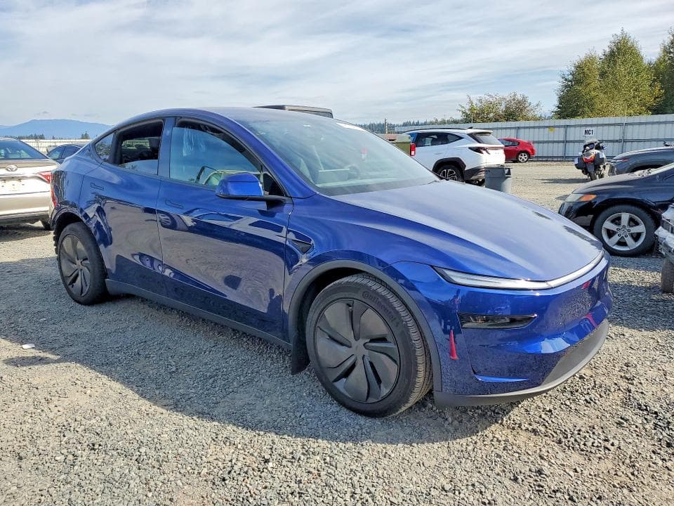 2026 TESLA MODEL Y 4