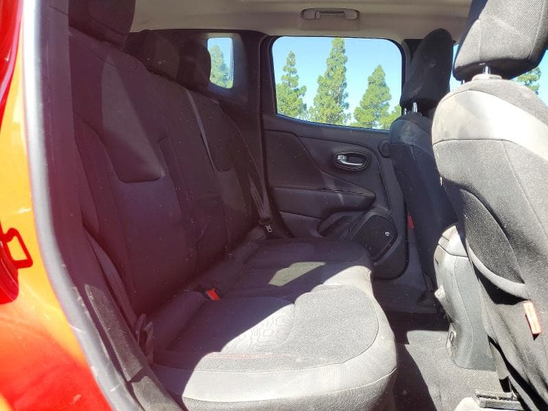 2019 JEEP RENEGADE TRAILHAWK 11
