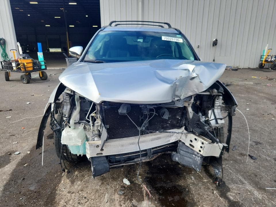 2017 TOYOTA HIGHLANDER SE 5