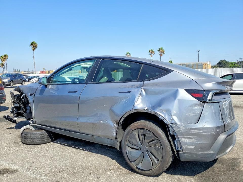 2026 TESLA MODEL Y 2