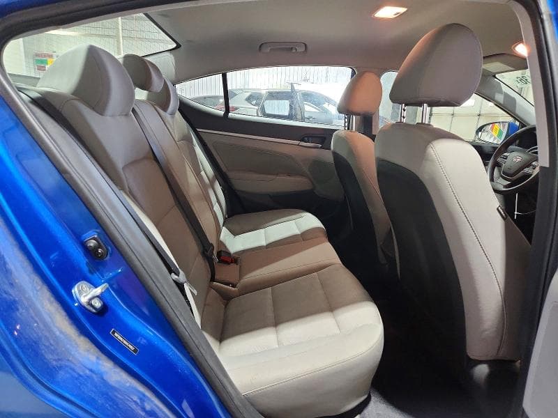 2017 HYUNDAI ELANTRA SE 10