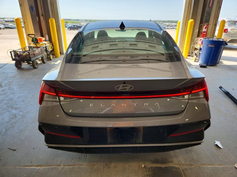 2025 HYUNDAI ELANTRA SEL 6
