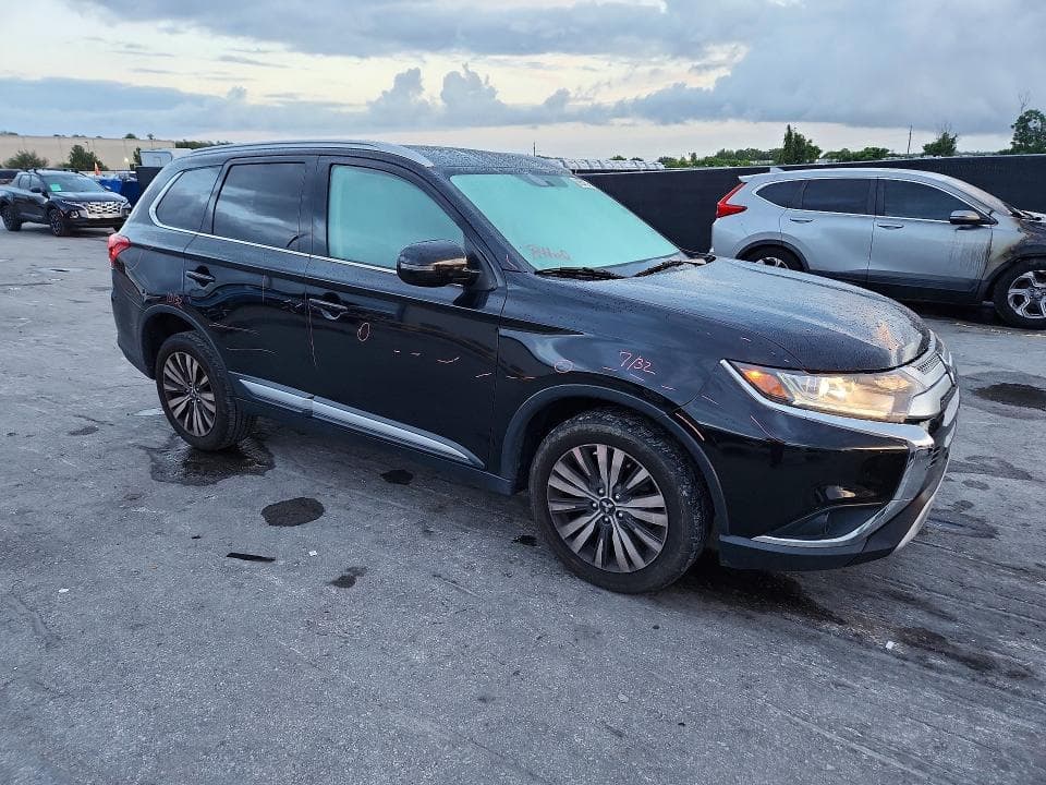 2019 MITSUBISHI OUTLANDER SE 4