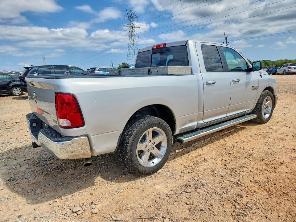 2017 RAM 1500 SLT 3