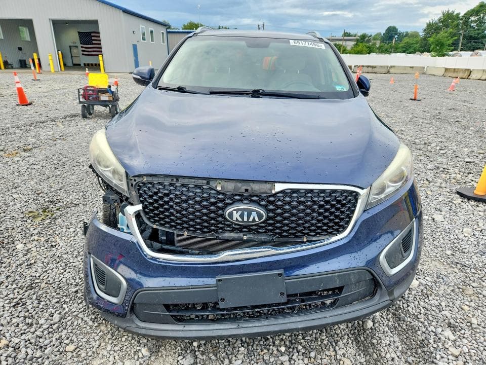 2017 KIA SORENTO LX V6 5