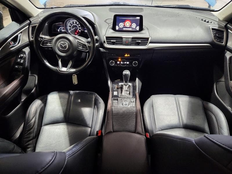 2018 MAZDA 3 TOURING 8
