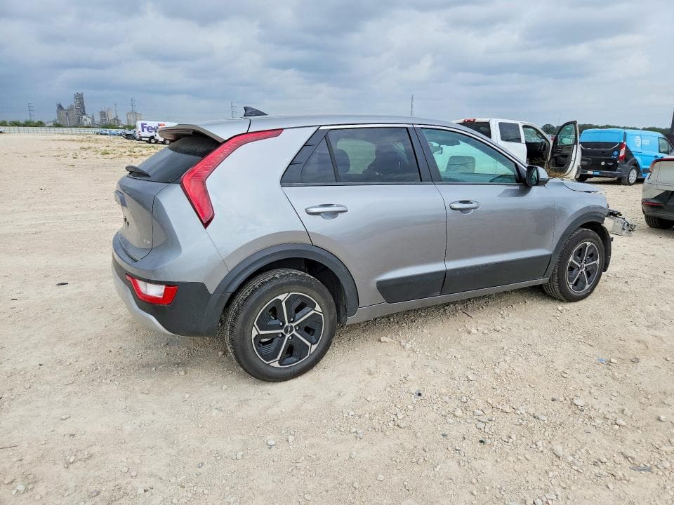 2026 KIA NIRO LX 3