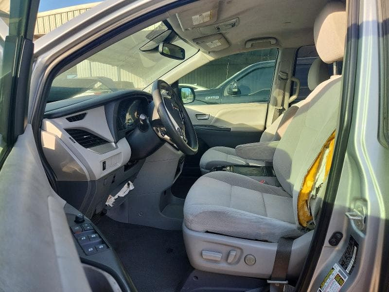 2020 TOYOTA SIENNA LE 7
