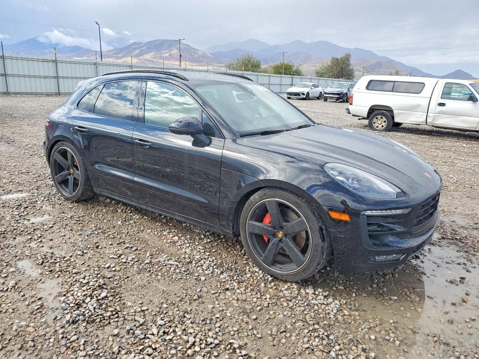 2017 PORSCHE MACAN GTS 4