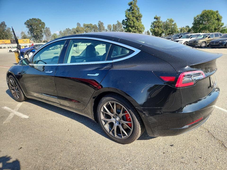 2018 TESLA MODEL 3 2