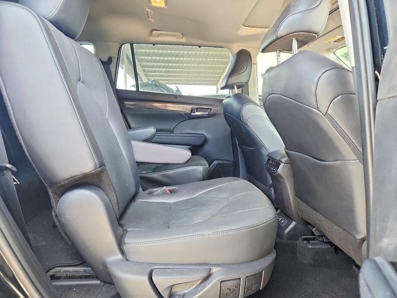 2025 TOYOTA HIGHLANDER 11
