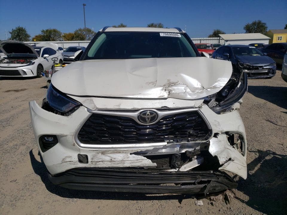 2021 TOYOTA HIGHLANDER XLE 5