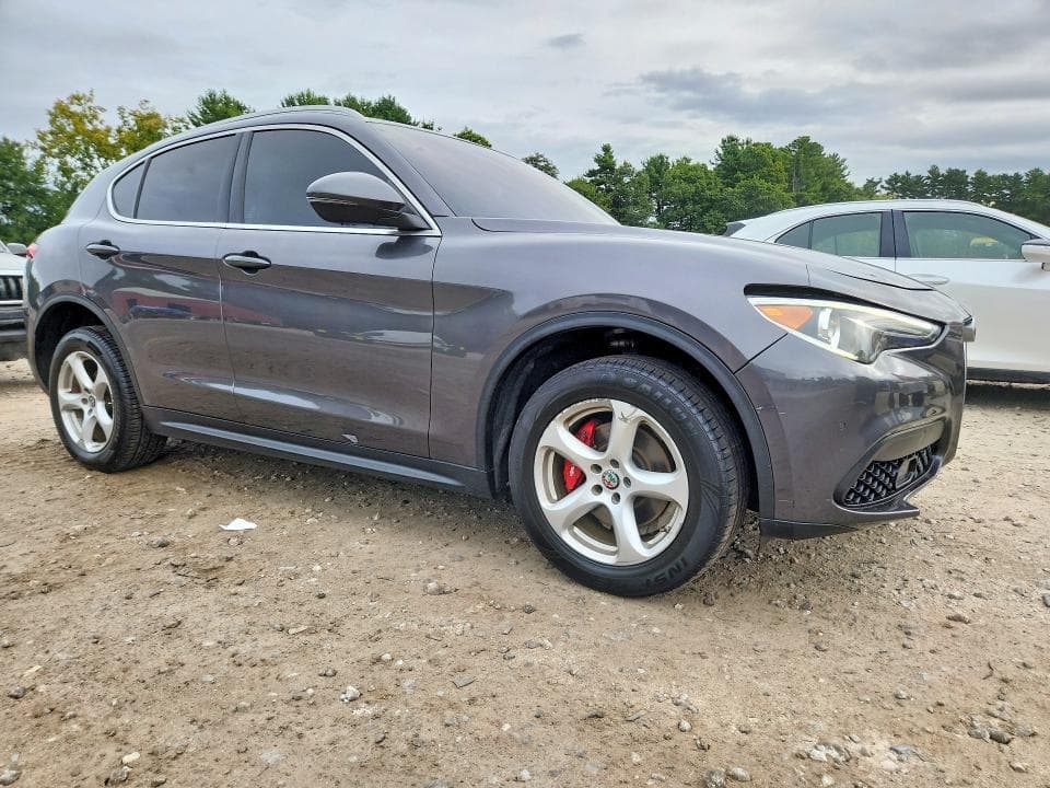 2019 ALFA ROMEO STELVIO 4