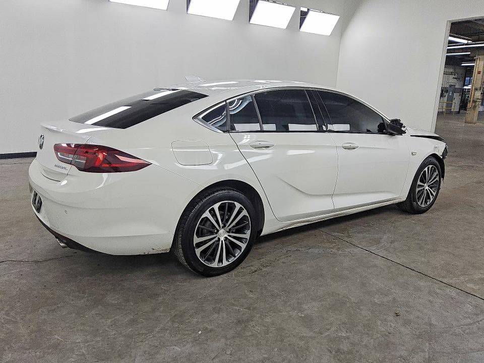 2019 BUICK REGAL ESSENCE 3
