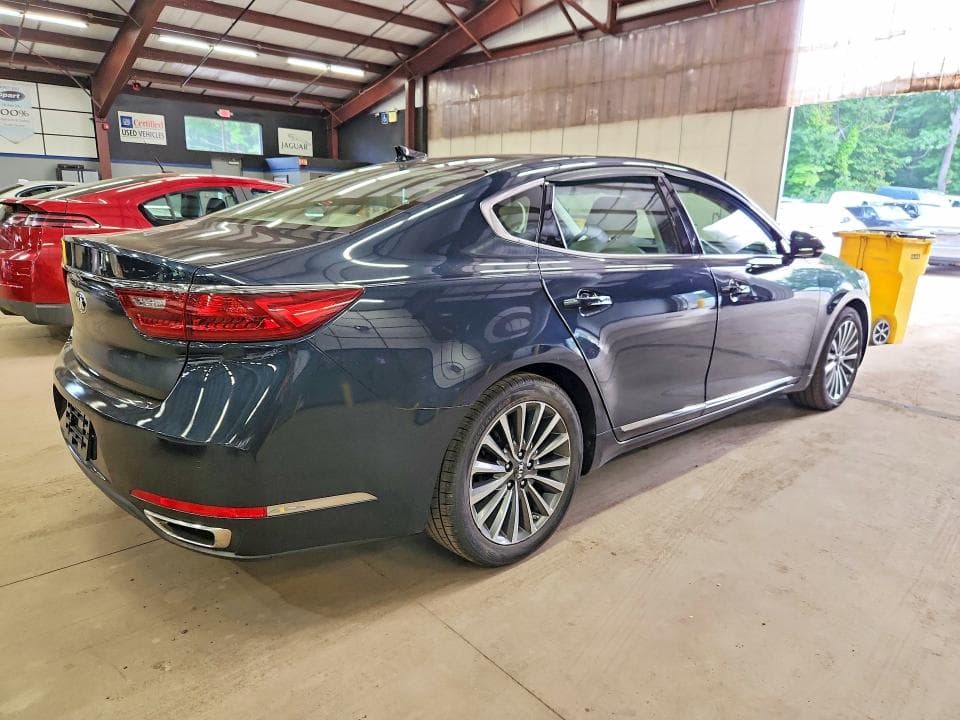 2017 KIA CADENZA PREMIUM 3