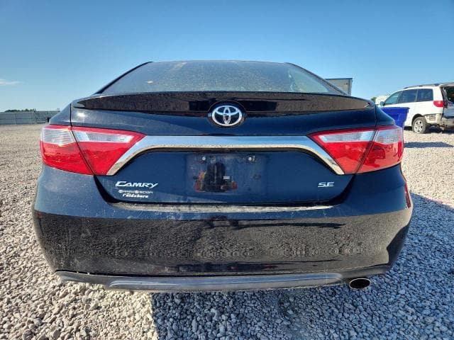 2017 TOYOTA CAMRY SE 6