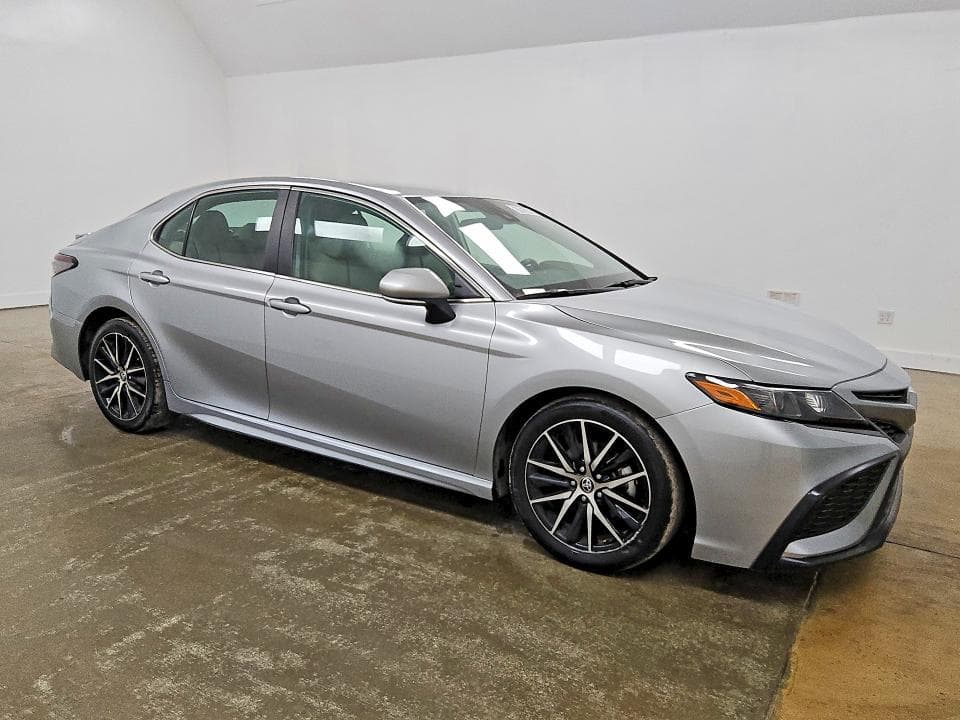 2024 TOYOTA CAMRY SE 4