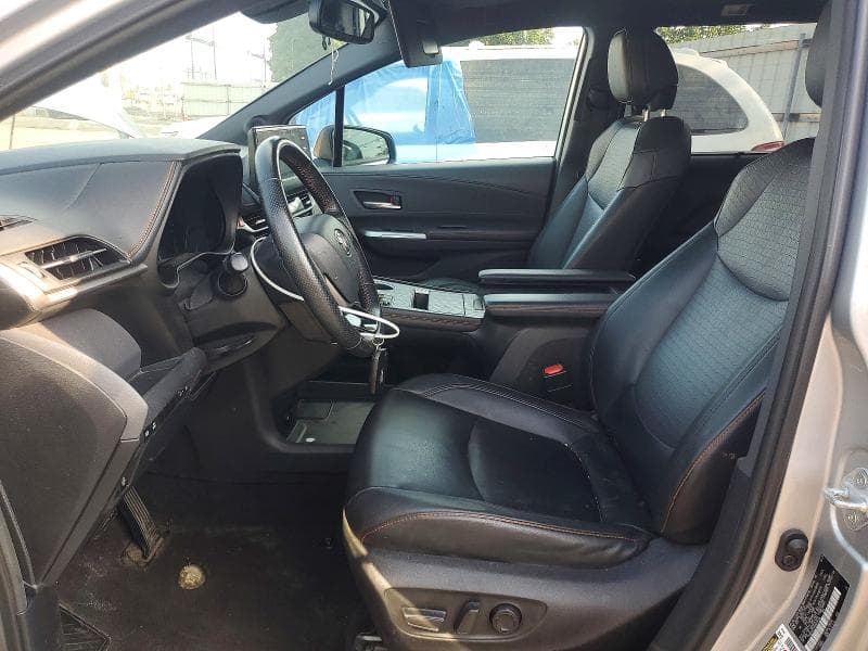 2021 TOYOTA SIENNA XSE 7