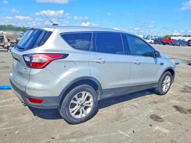 2017 FORD ESCAPE SE 3