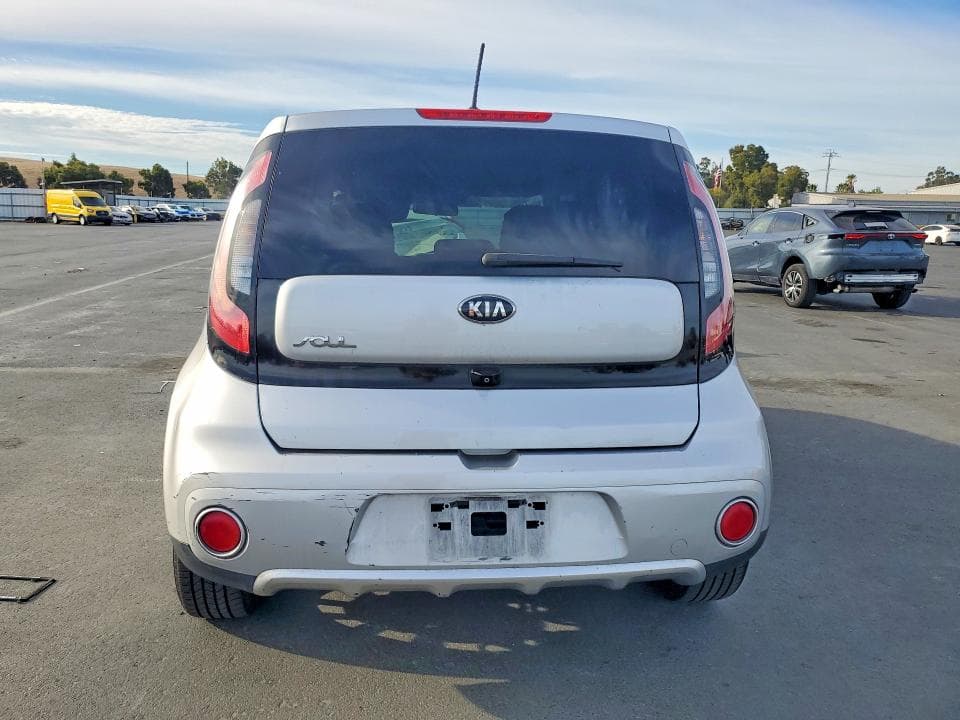 2017 KIA SOUL + 6
