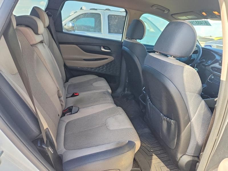 2019 HYUNDAI SANTA FE SE 11