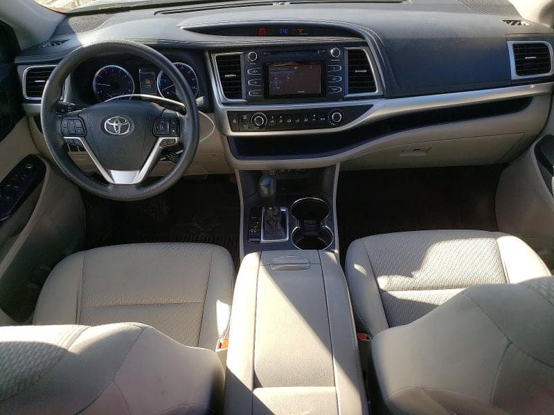 2018 TOYOTA HIGHLANDER LE 8