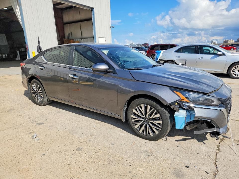2024 NISSAN ALTIMA SV 4