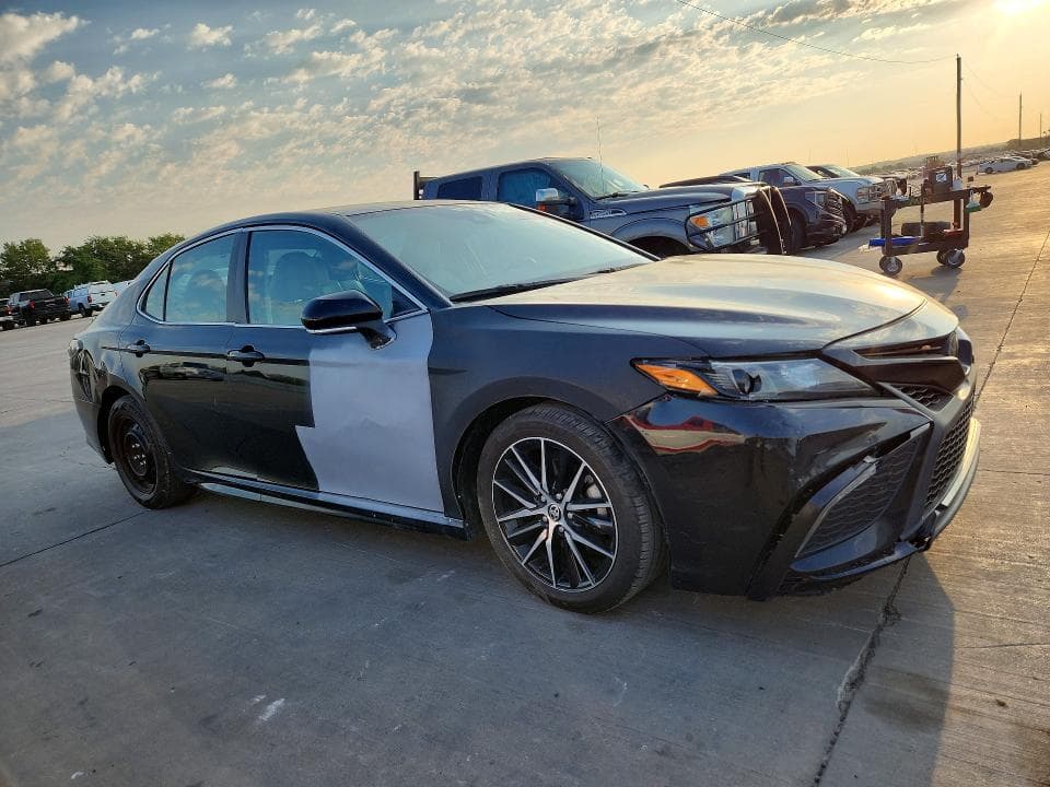 2023 TOYOTA CAMRY SE 4