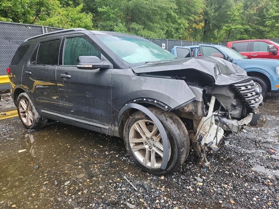 2017 FORD EXPLORER XLT 4