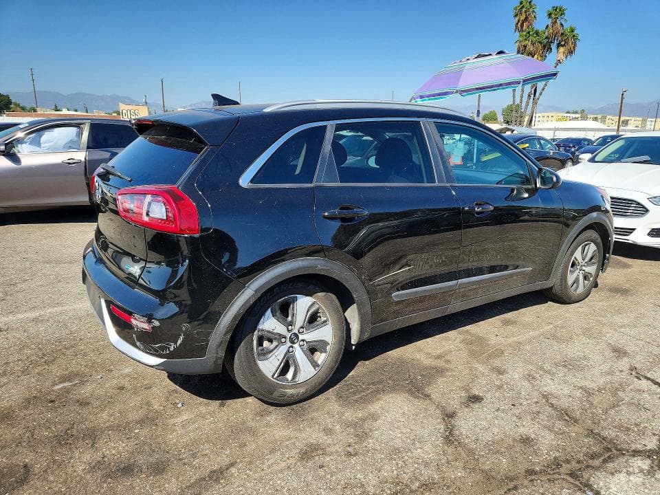 2017 KIA NIRO LX 3