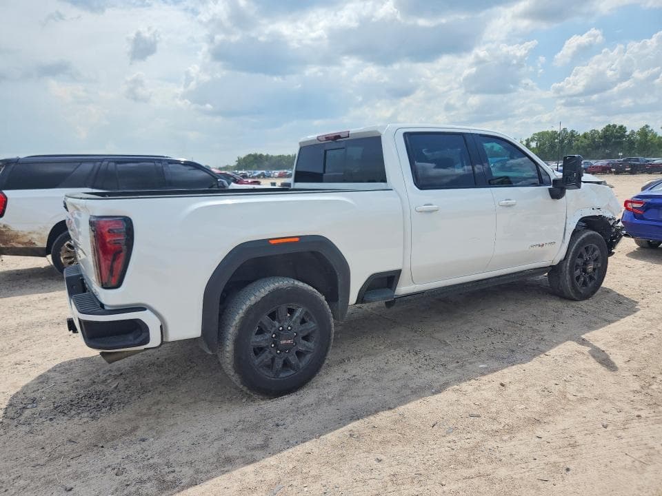 2025 GMC SIERRA K2500 AT4 3