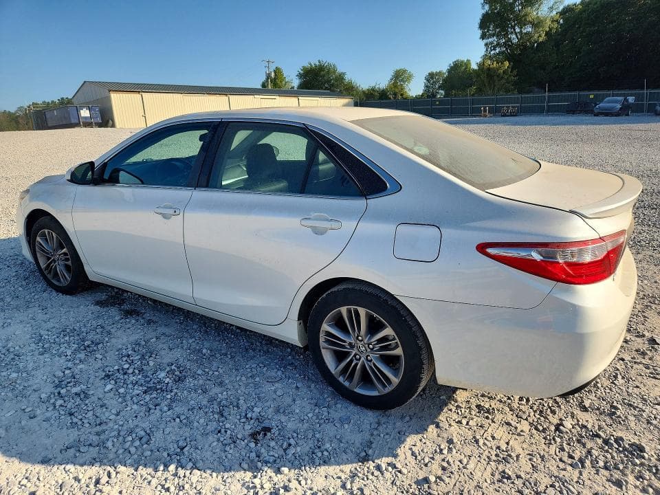 2017 TOYOTA CAMRY SE 2