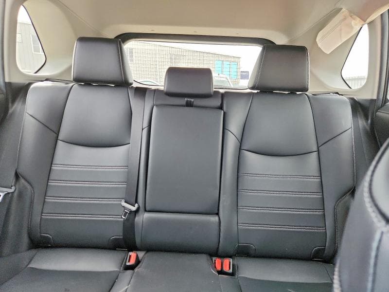 2020 TOYOTA RAV4 XLE 10
