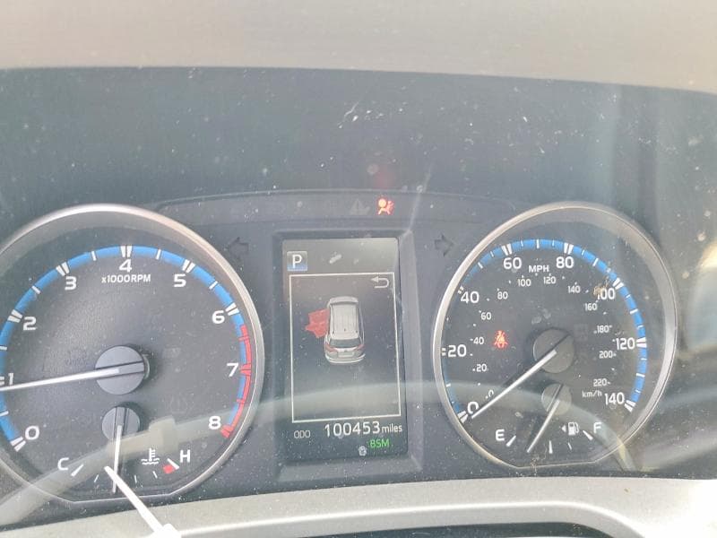2017 TOYOTA RAV4 XLE 9