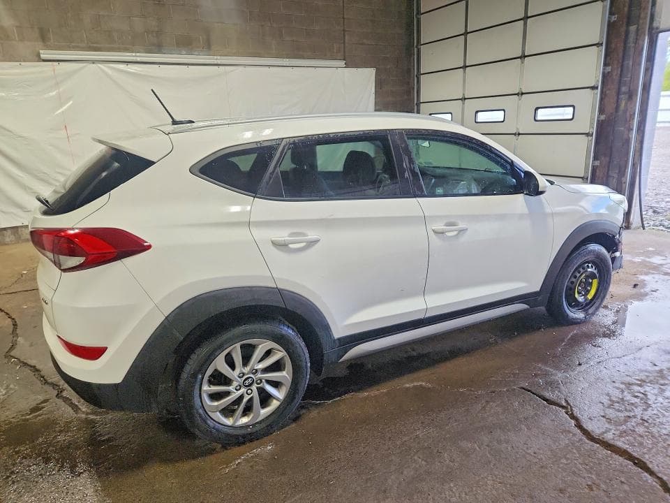 2017 HYUNDAI TUCSON SE 3