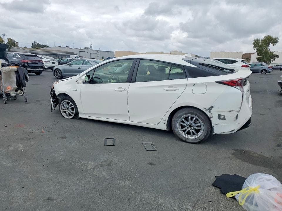 2018 TOYOTA PRIUS TWO 2