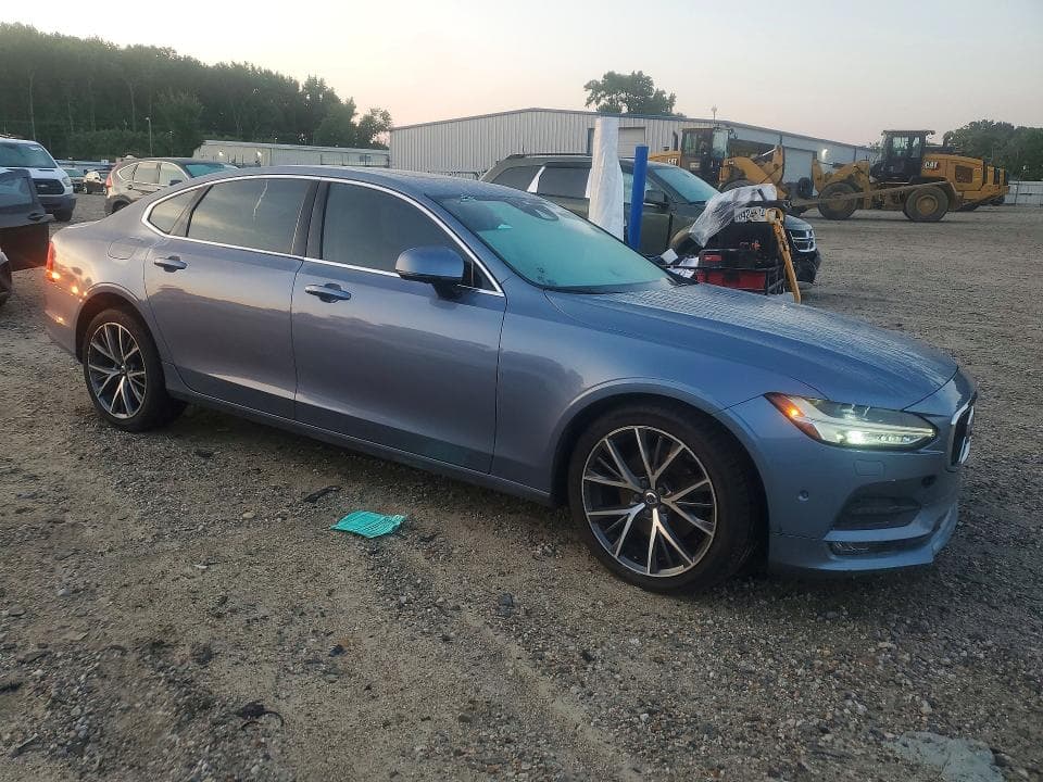 2018 VOLVO S90 T5 MOMENTUM 4