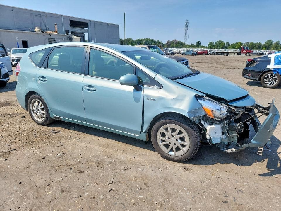 2017 TOYOTA PRIUS V THREE 4