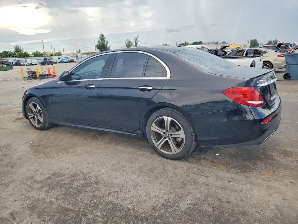 2018 MERCEDES-BENZ E 300 2