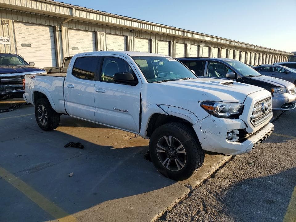 2017 TOYO TACOMA 4