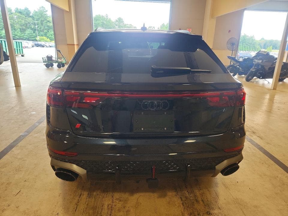 2025 AUDI RS Q8 6