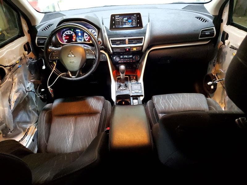 2018 MITSUBISHI ECLIPSE CROSS SE 8
