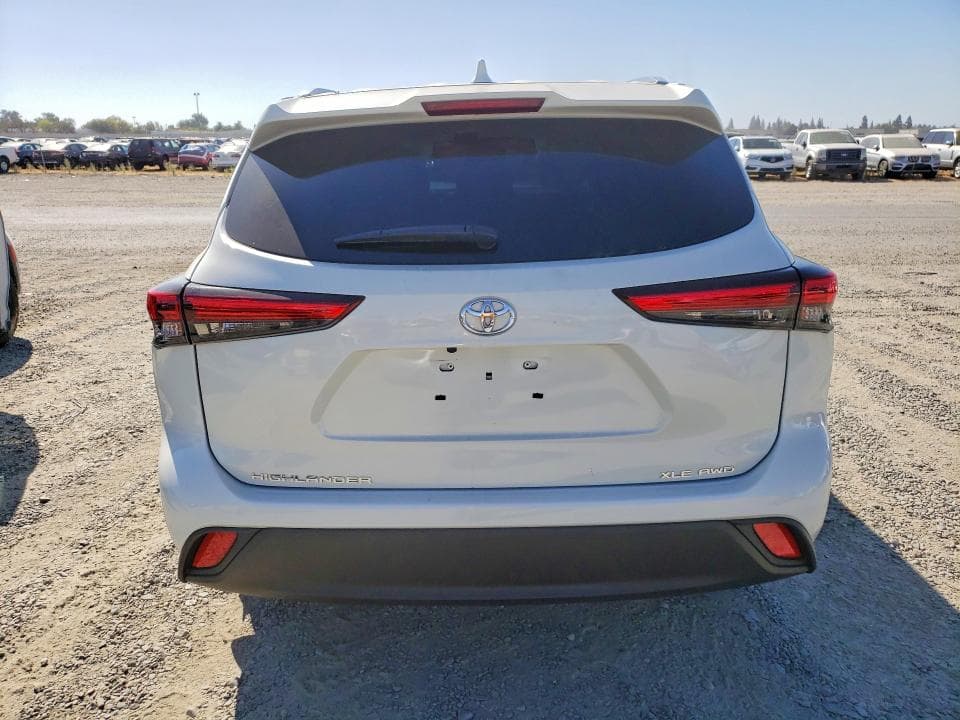 2021 TOYOTA HIGHLANDER XLE 6