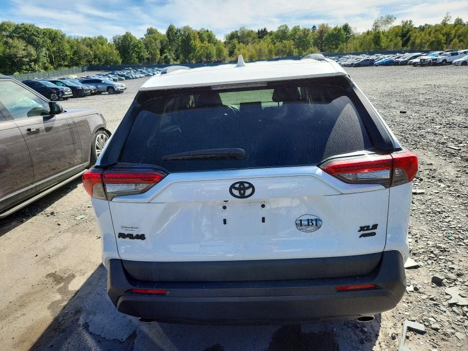 2019 TOYOTA RAV4 XLE 6