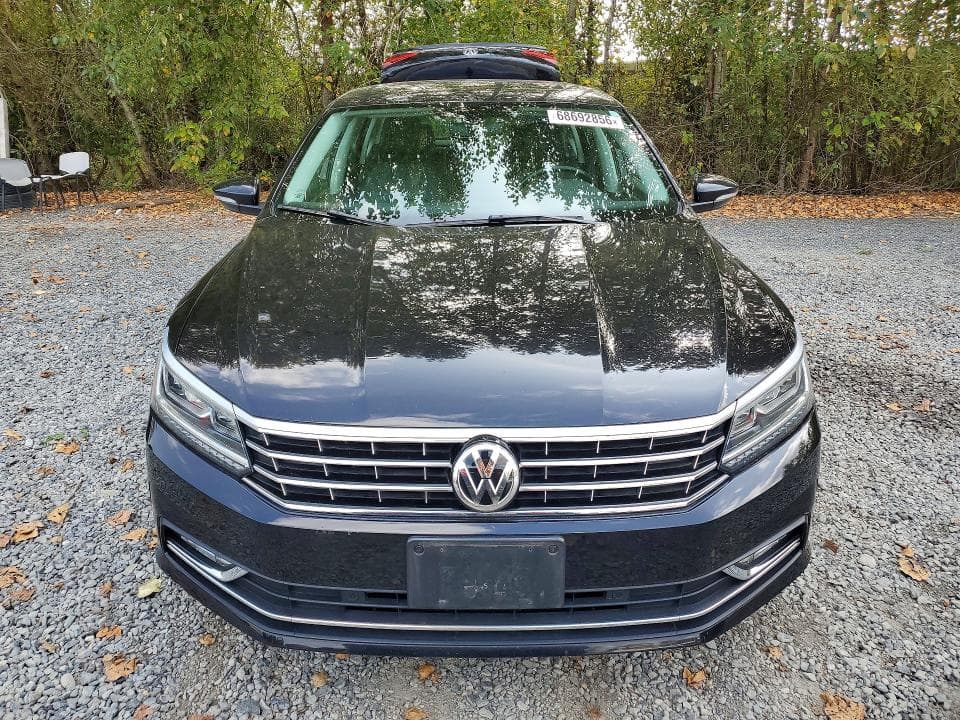 2017 VOLKSWAGEN PASSAT SE 5