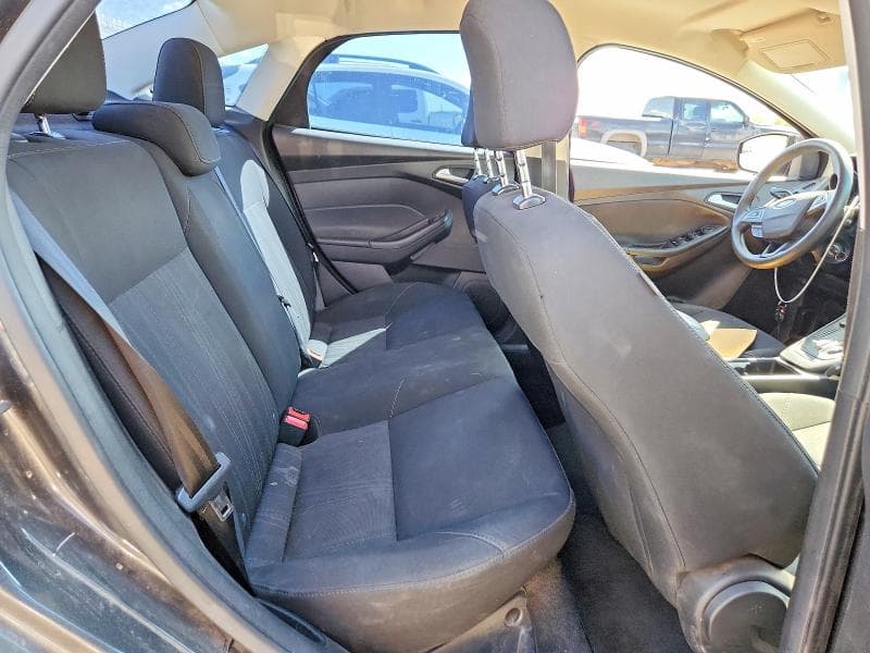 2017 FORD FOCUS SE 10