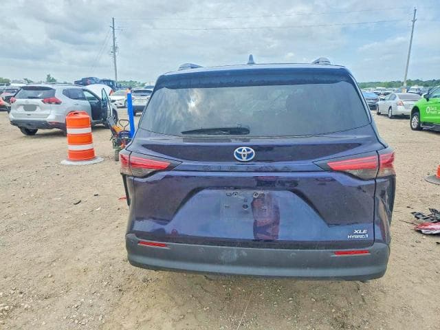 2021 TOYOTA SIENNA XLE 6