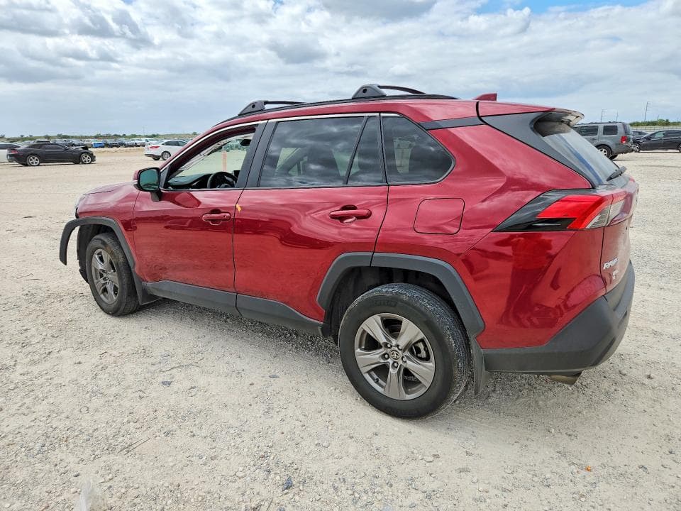 2023 TOYOTA RAV4 XLE 2