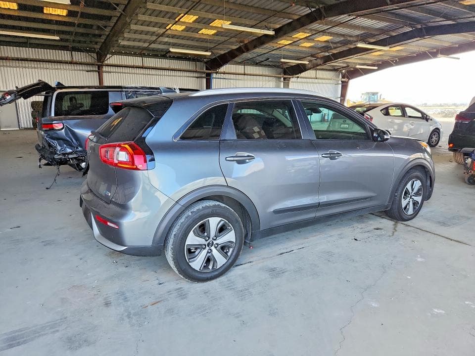 2018 KIA NIRO EX 3